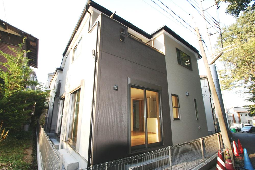 Local appearance photo. Local (10 May 2013) Shooting