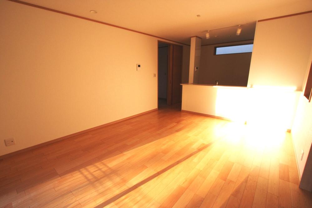 Living. Local (10 May 2013) Shooting