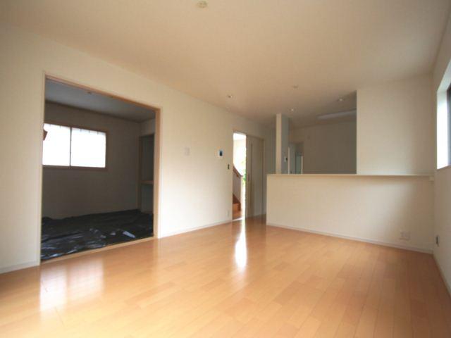 Same specifications photos (living). Same specifications