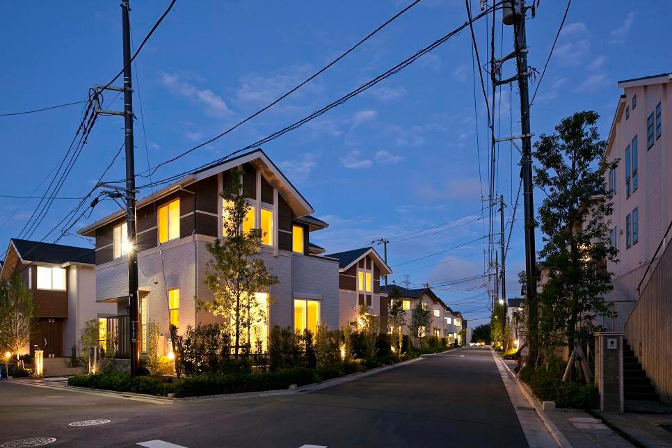 Other Environmental Photo. Local streets (night view)