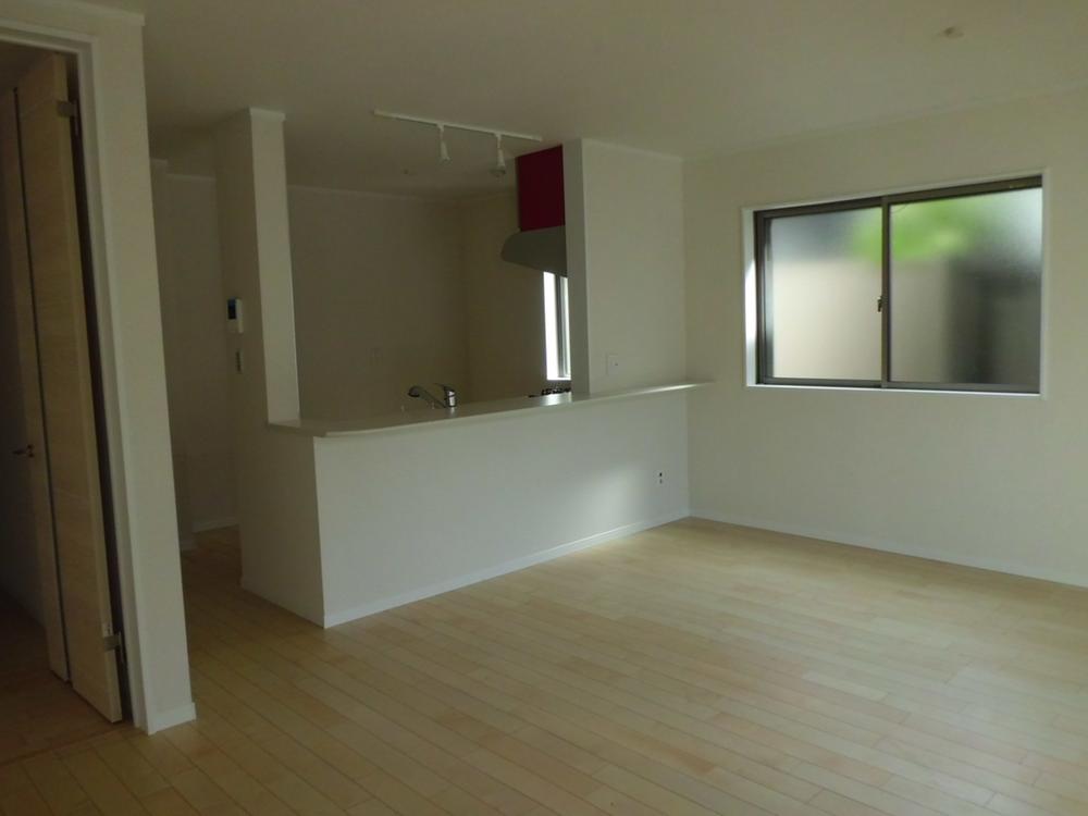 Same specifications photos (living)