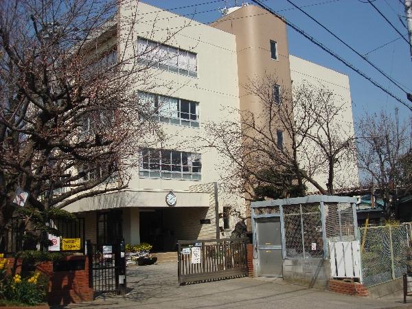 Primary school. Nagasawa 700m up to elementary school