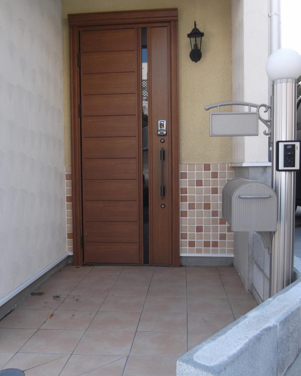 Entrance. Local (11 May 2013) Shooting