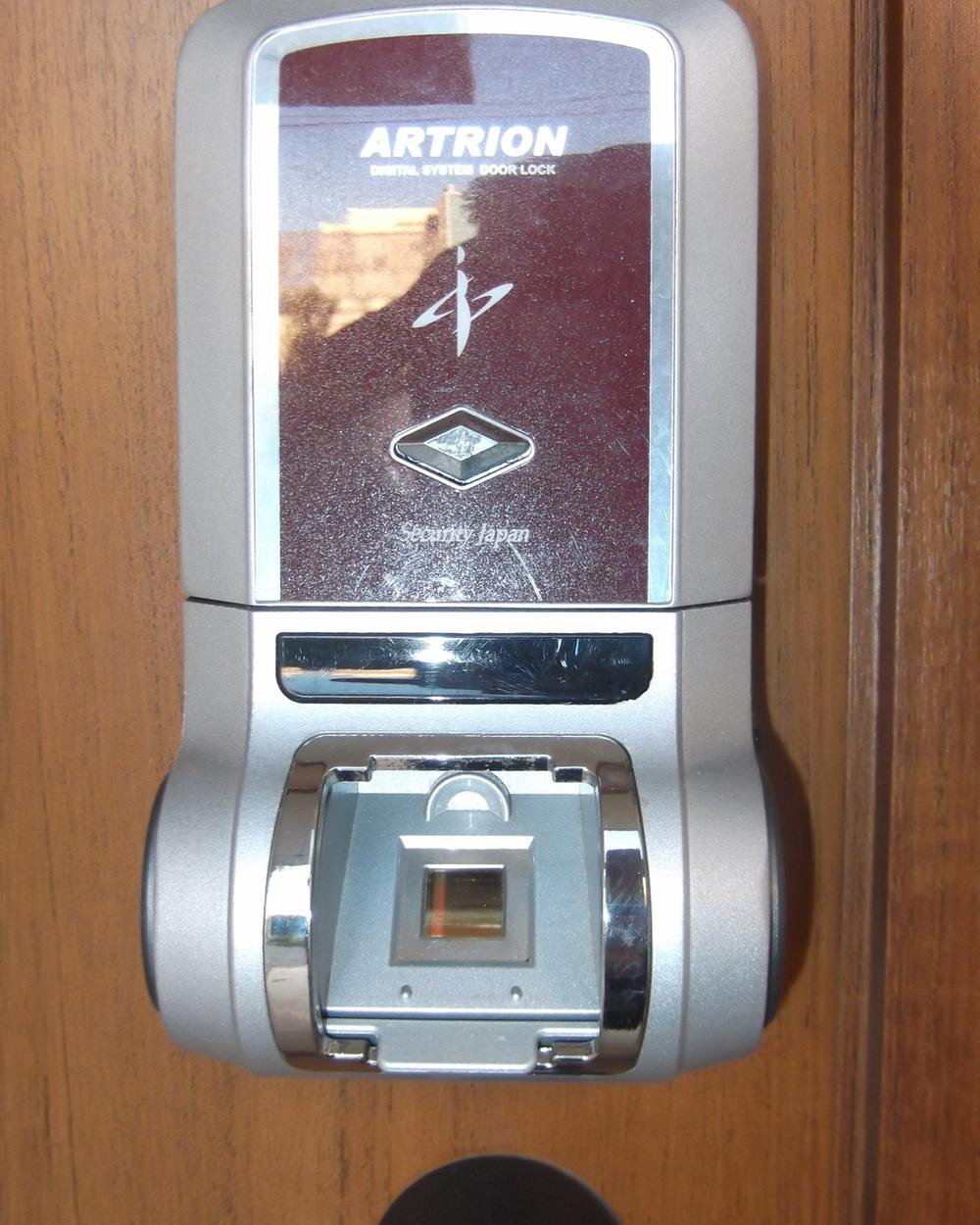 Entrance. Local (11 May 2013) Shooting