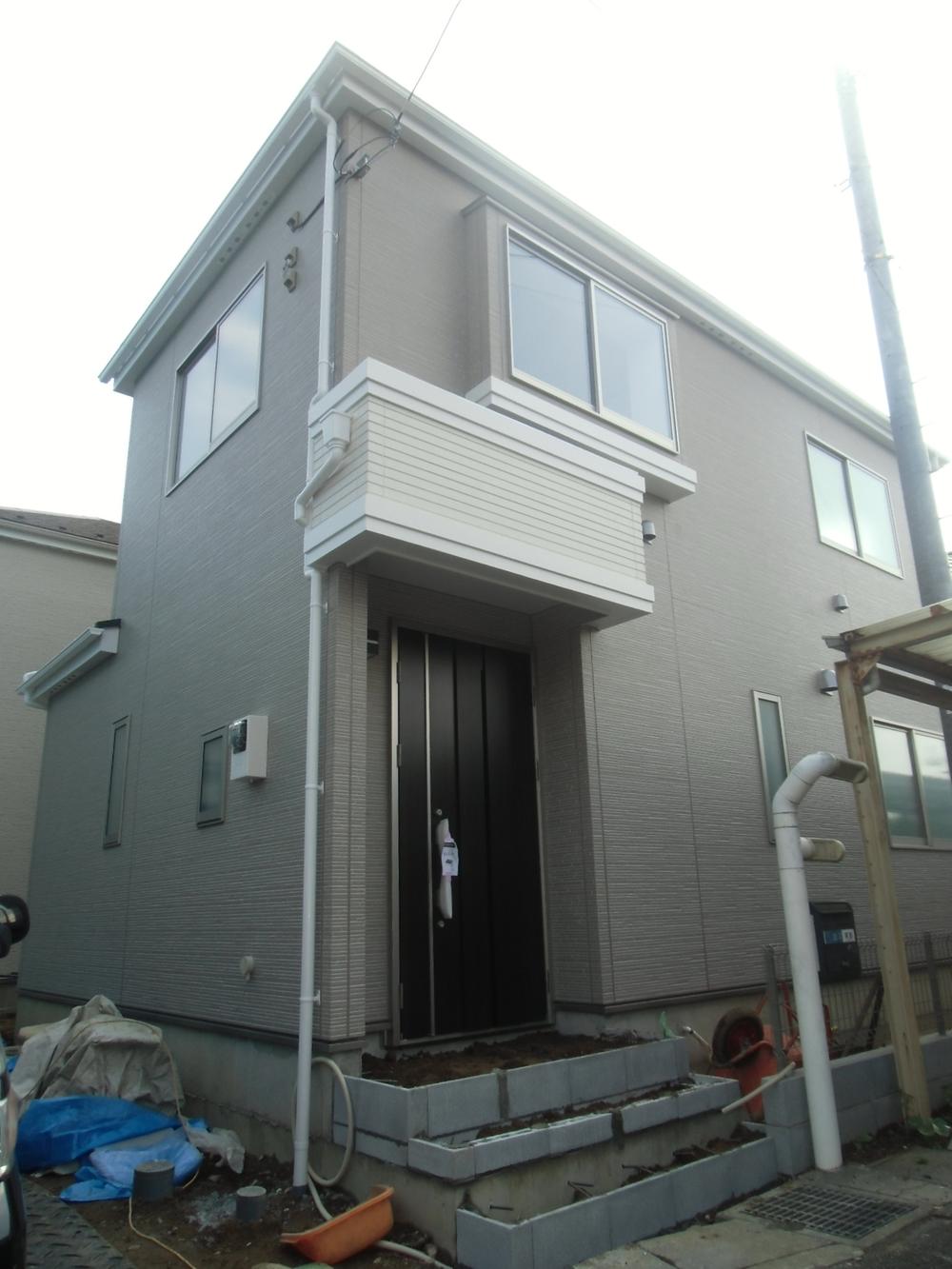 Local appearance photo. Local (10 May 2013) shooting Building 2