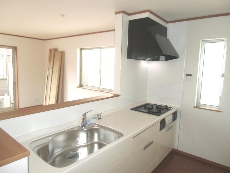 Kitchen. Local (10 May 2013) Shooting