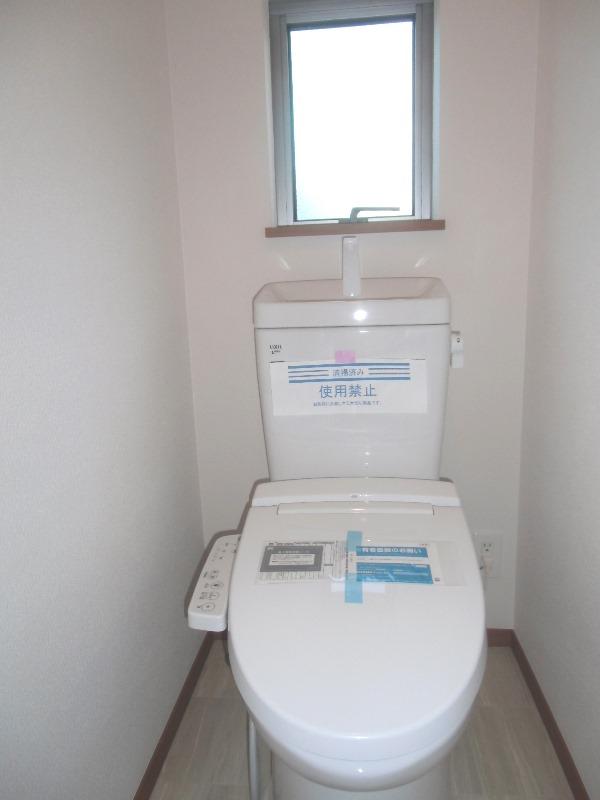 Toilet. Local (10 May 2013) Shooting