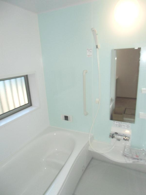 Bathroom. Local (10 May 2013) Shooting