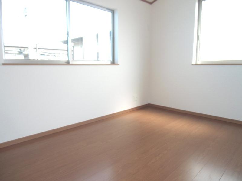 Non-living room. Local (10 May 2013) Shooting