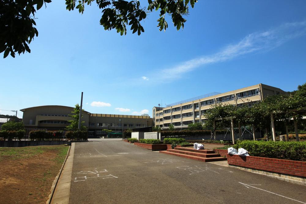 Primary school. Kawasaki Municipal Kakio 100m up to elementary school