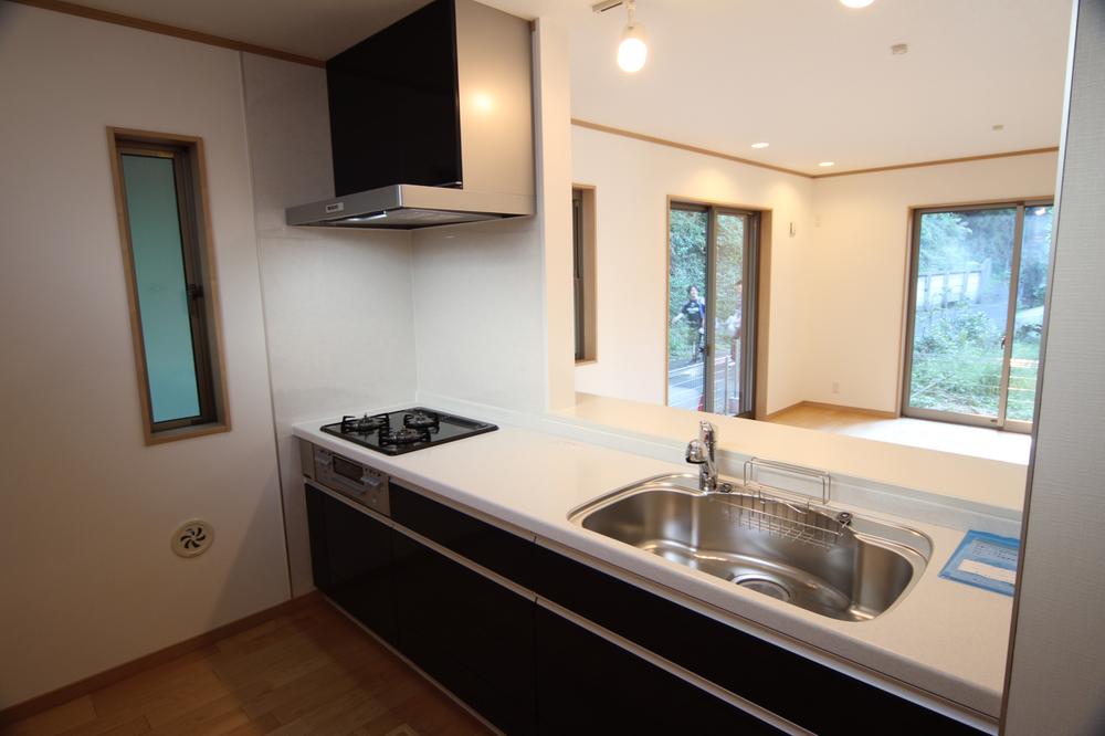 Kitchen. Building 2 kitchen of chuck, Is the role of mom.