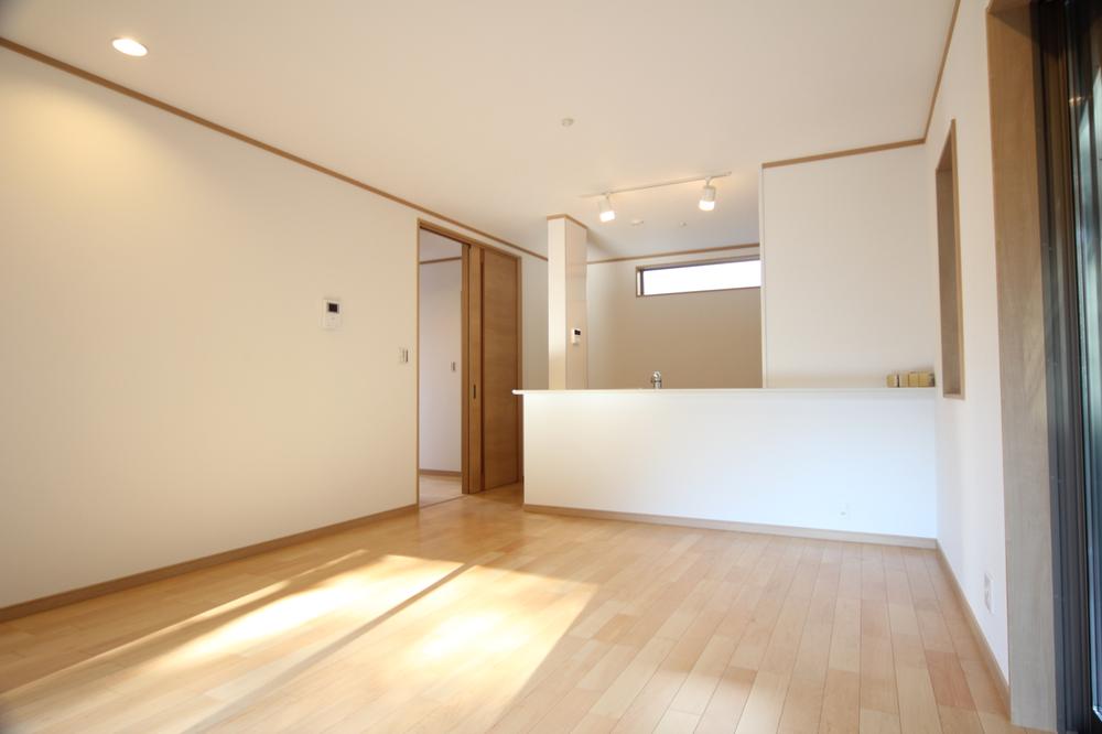 Living. Smile of Building 2 family is full of spacious LDK!