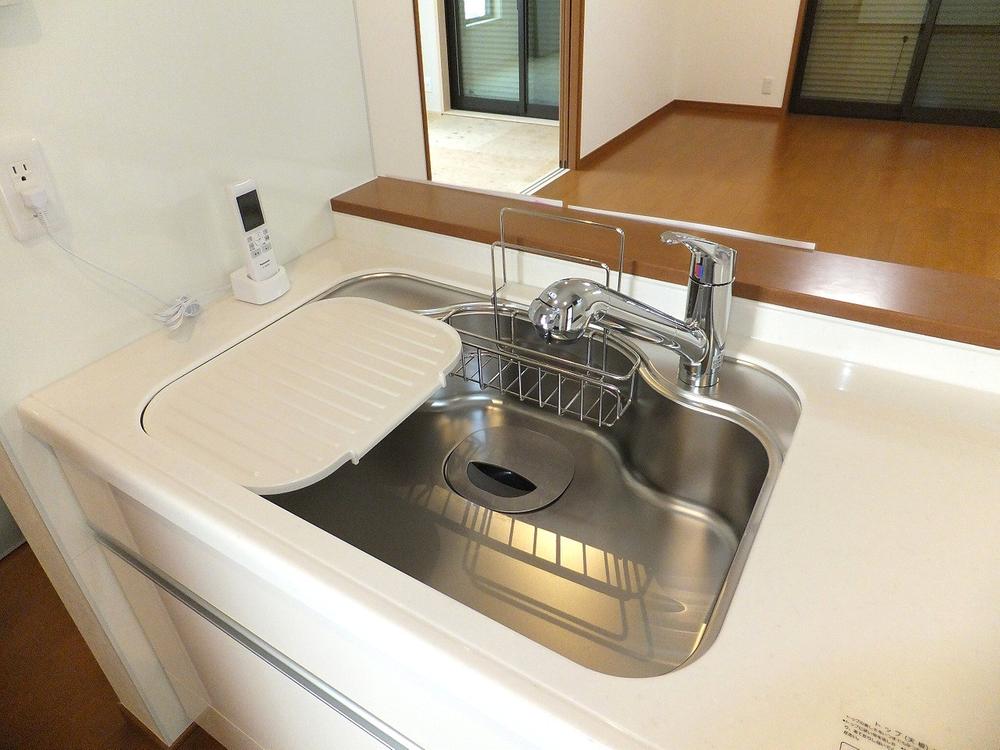 Kitchen. Local (August 2013) Shooting All building common Is a water purifier integrated.