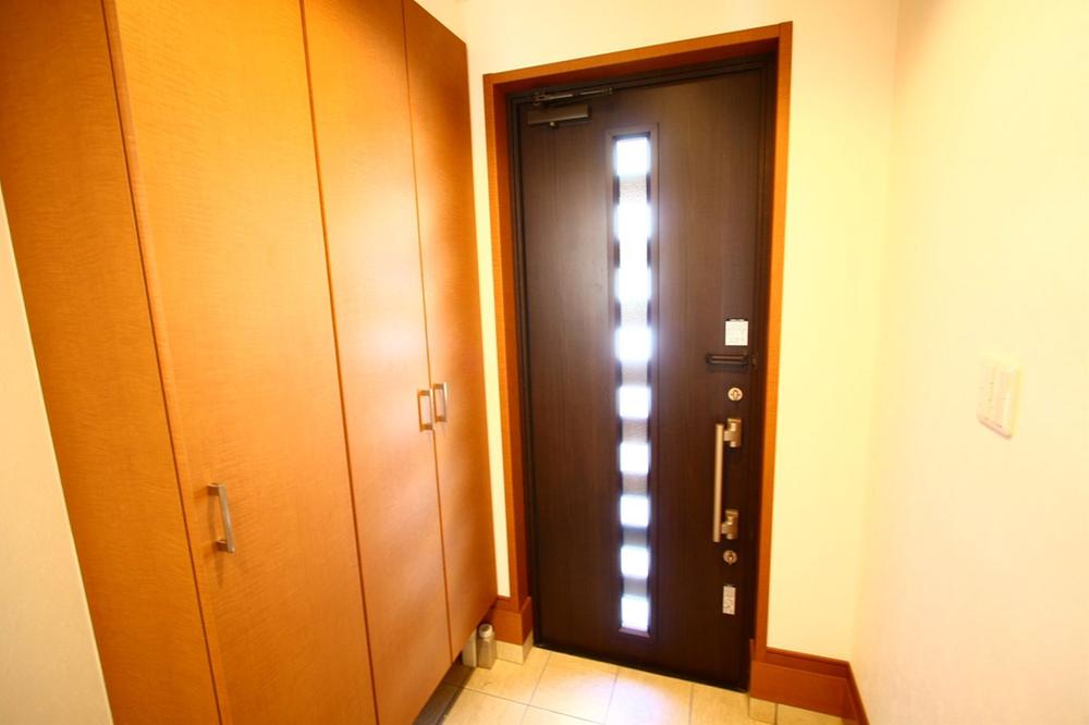 Receipt. Indoor (September 2013) Shooting 5 Building A rich entrance storage.