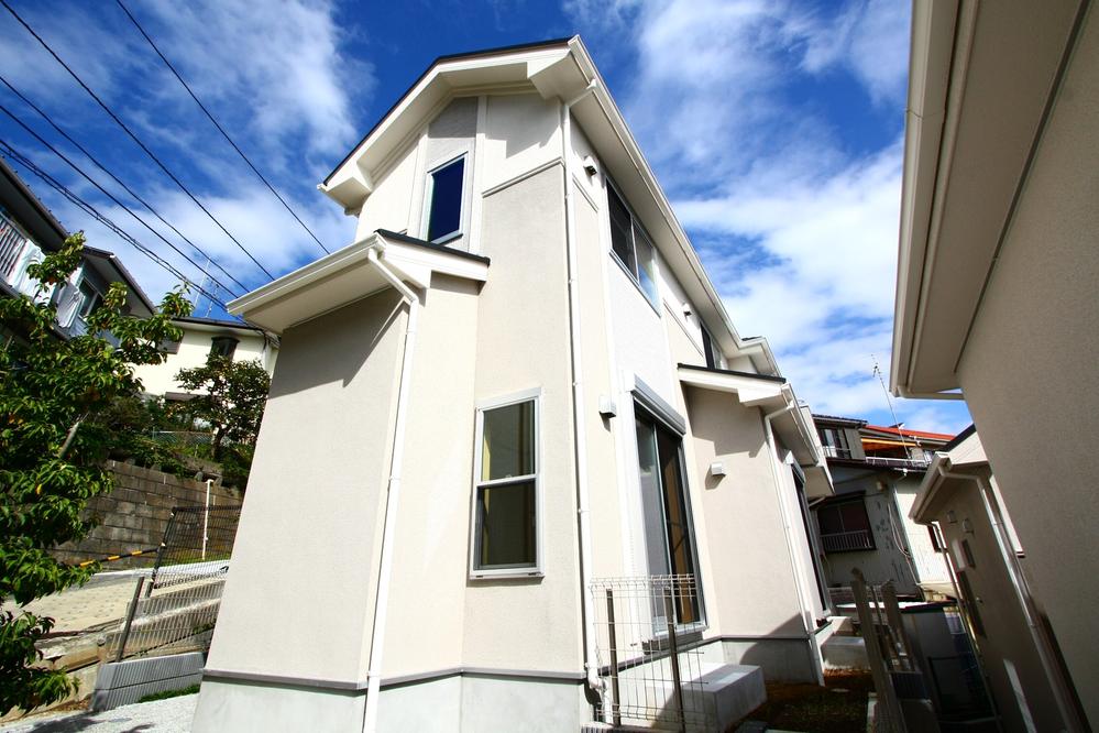 Local appearance photo. (September 2013) Shooting Bright and airy with plenty.