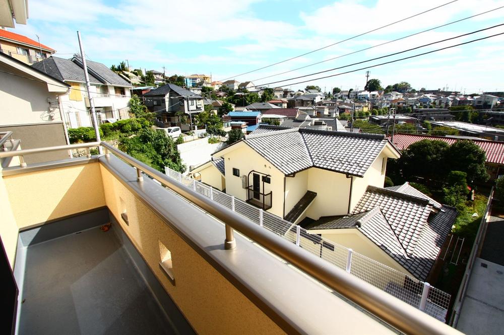 Balcony. (September 2013) Shooting 7 Building Per yang ・ View is good south-facing balcony.