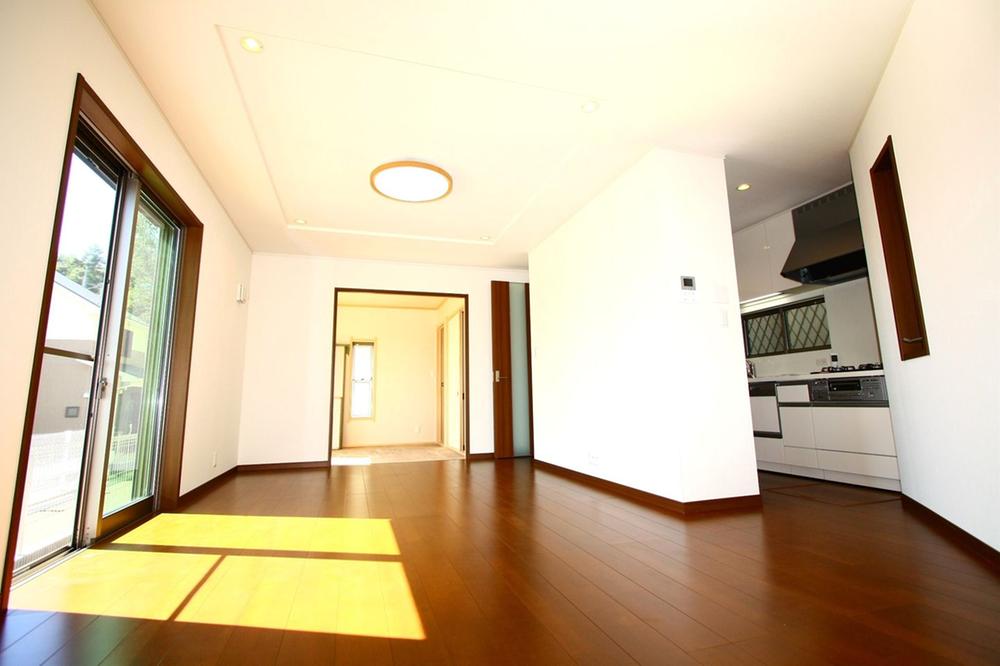 Living. Local (September 2013) Shooting 6 Building There is a Japanese-style room in the back of the living room.