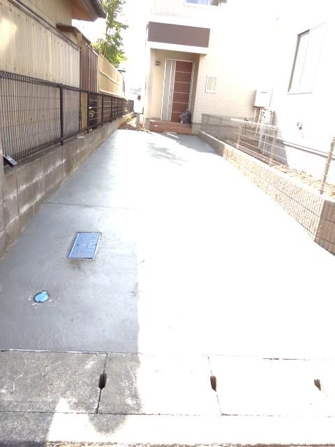 Parking lot. Building 3 car space