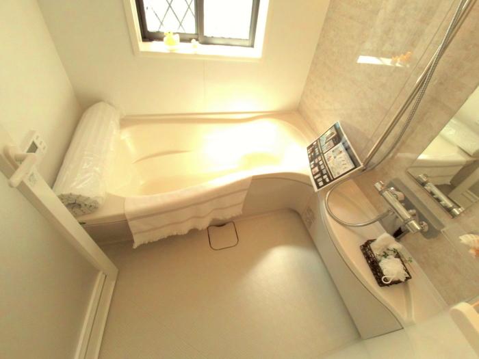 Bathroom. Spacious 1 tsubo size bus (Building 3)