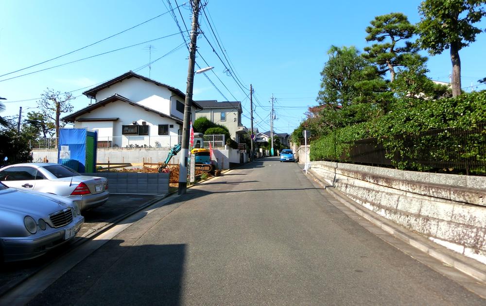 Local photos, including front road. Local (10 May 2013) Shooting North road 6.0m