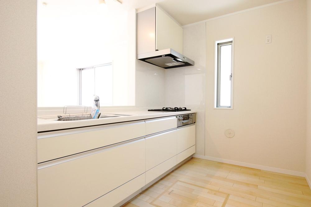 Same specifications photo (kitchen)