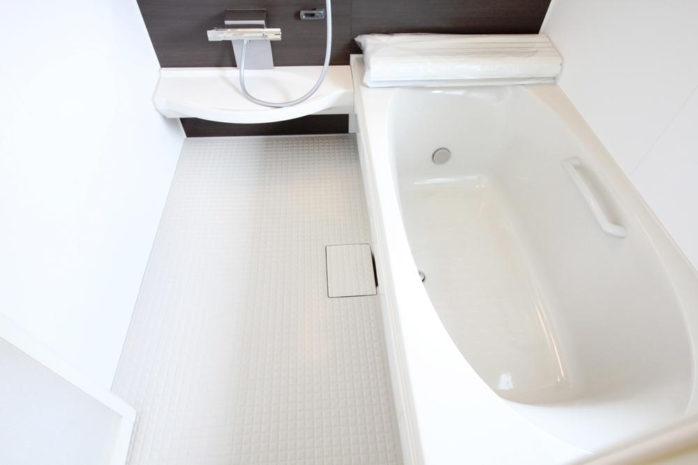 Same specifications photo (bathroom)