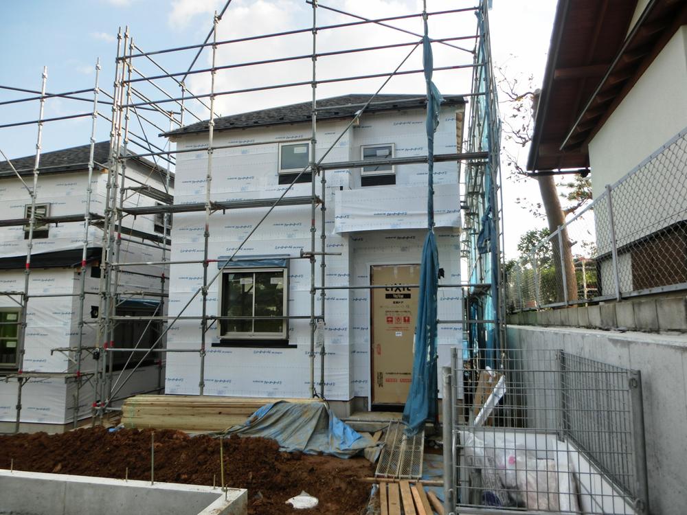 Local appearance photo. Building 2 appearance