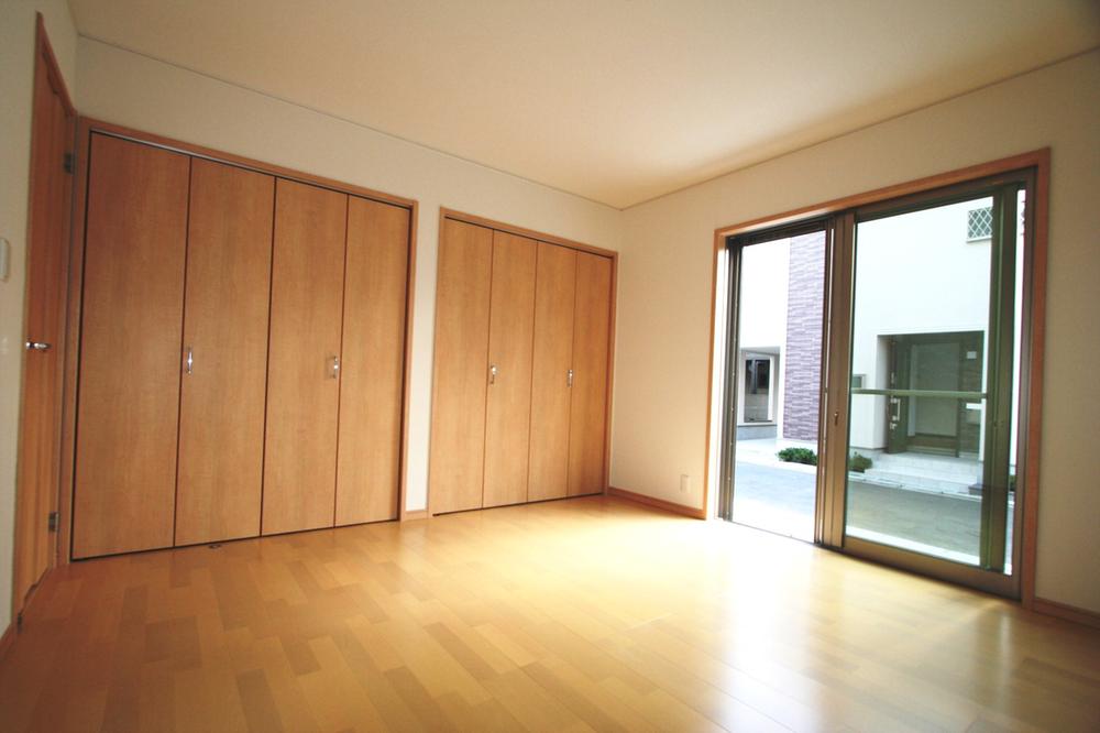 Non-living room. Local (11 May 2013) Shooting