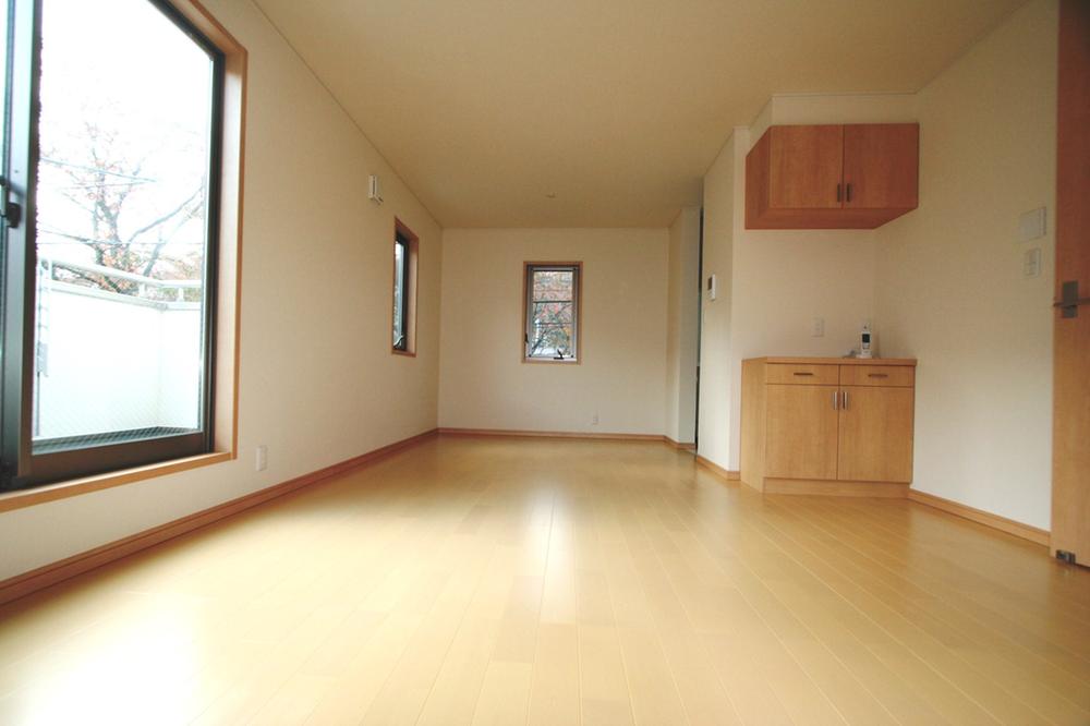 Living. Local (11 May 2013) Shooting