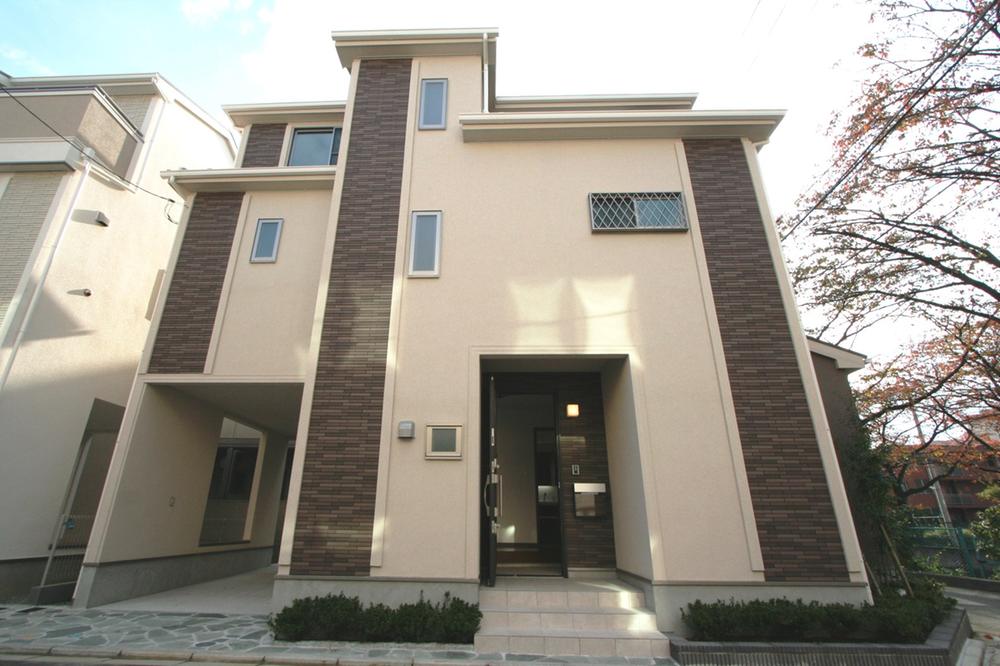 Local appearance photo. Local (11 May 2013) Shooting