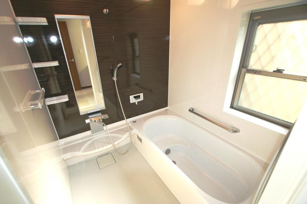 Bathroom. Local (11 May 2013) Shooting