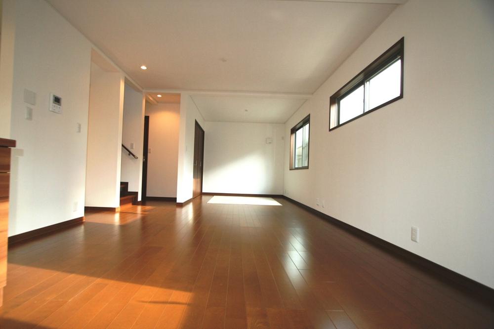 Living. Local (11 May 2013) Shooting