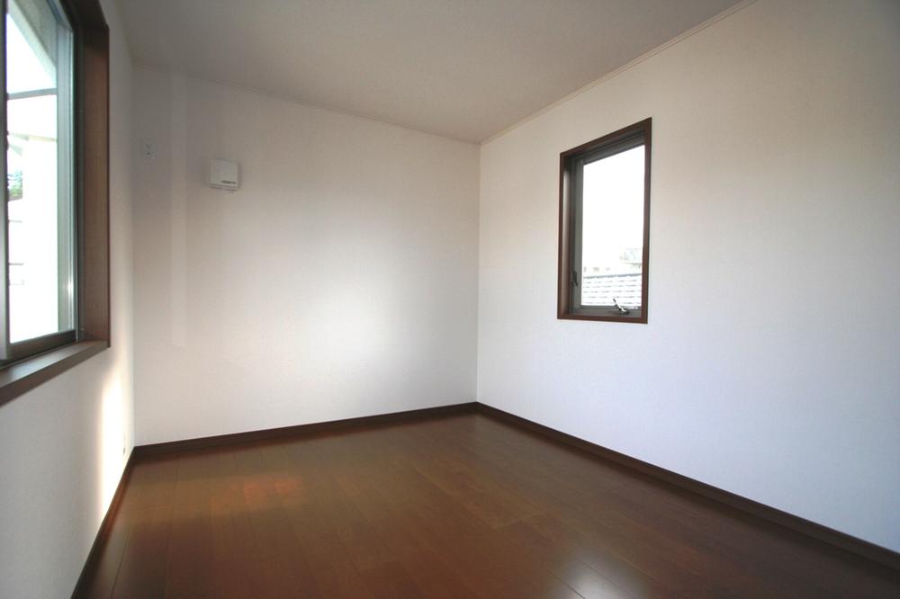 Non-living room. Local (11 May 2013) Shooting