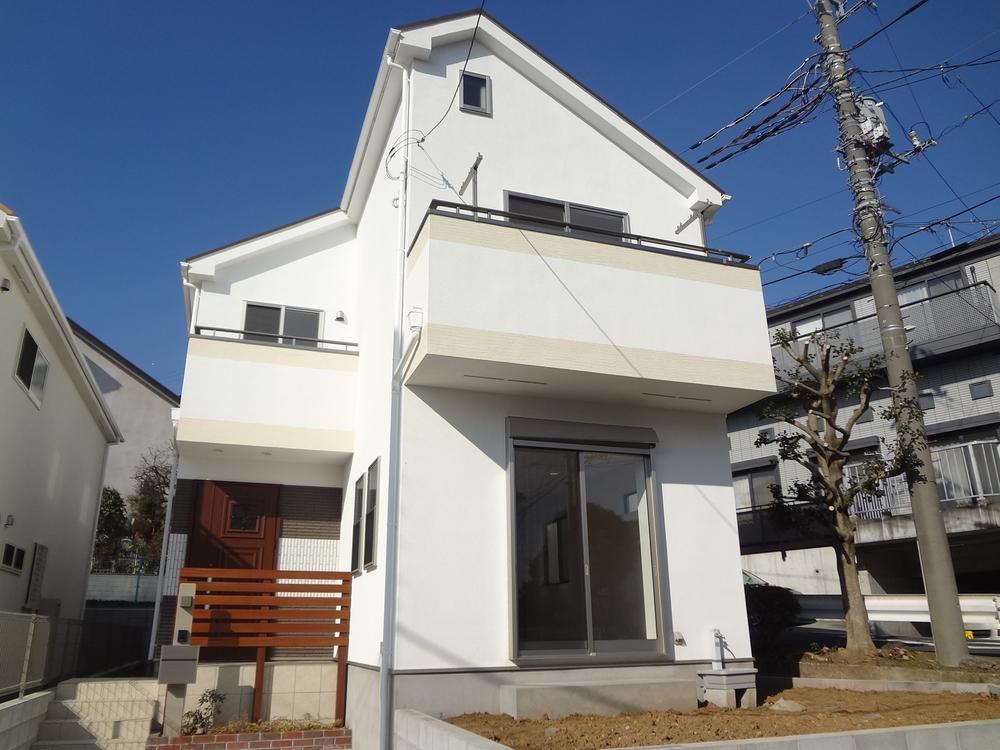 Local appearance photo. 1 Building appearance (December 2, 2013) morning shooting