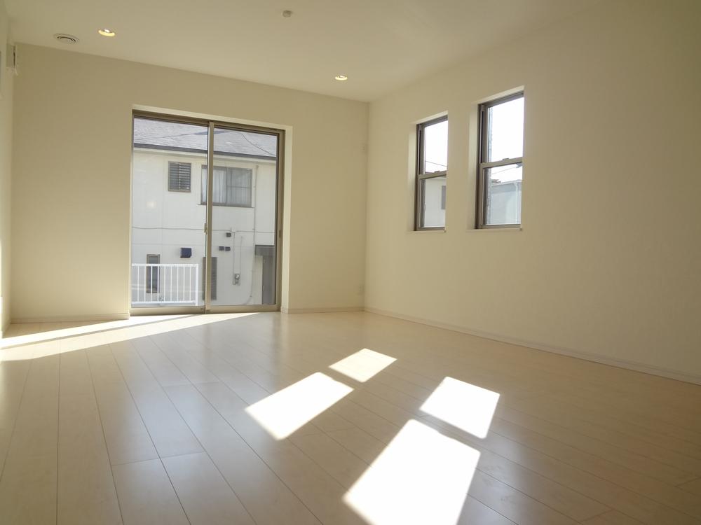 Living. Southeast direction, 18.92 is the Pledge of LDK.