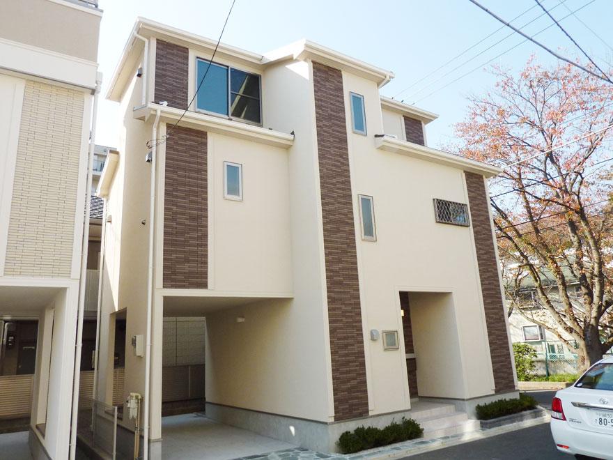 Local appearance photo. 5 Building