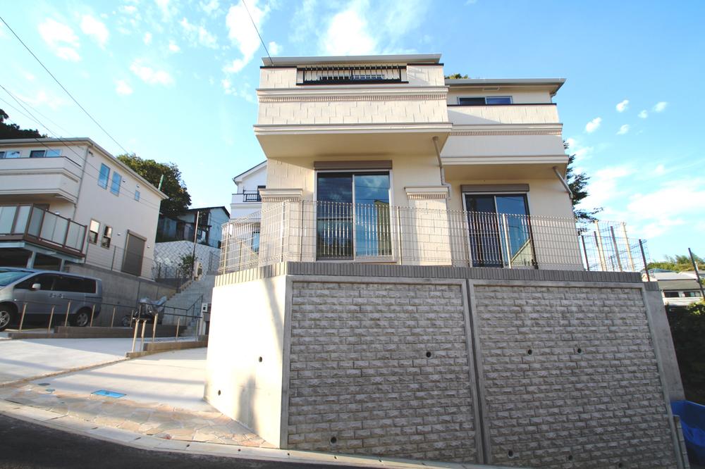 Local photos, including front road. Local (September 2013) Shooting