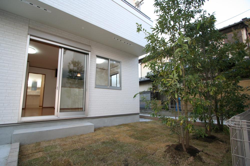 Garden. Local (11 May 2013) Shooting