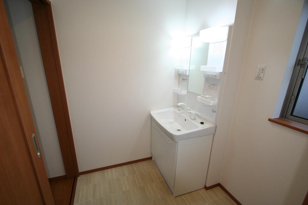 Wash basin, toilet. Indoor (11 May 2013) Shooting