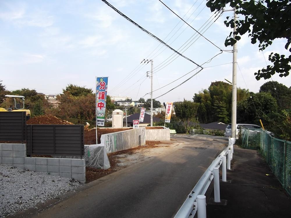 Local photos, including front road. Local (11 May 2013) Shooting