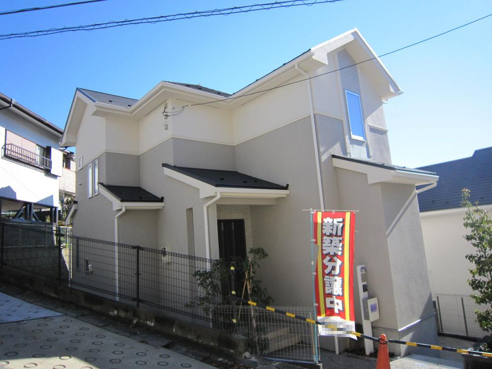 Local appearance photo.  ■ Good per sun 8 Building