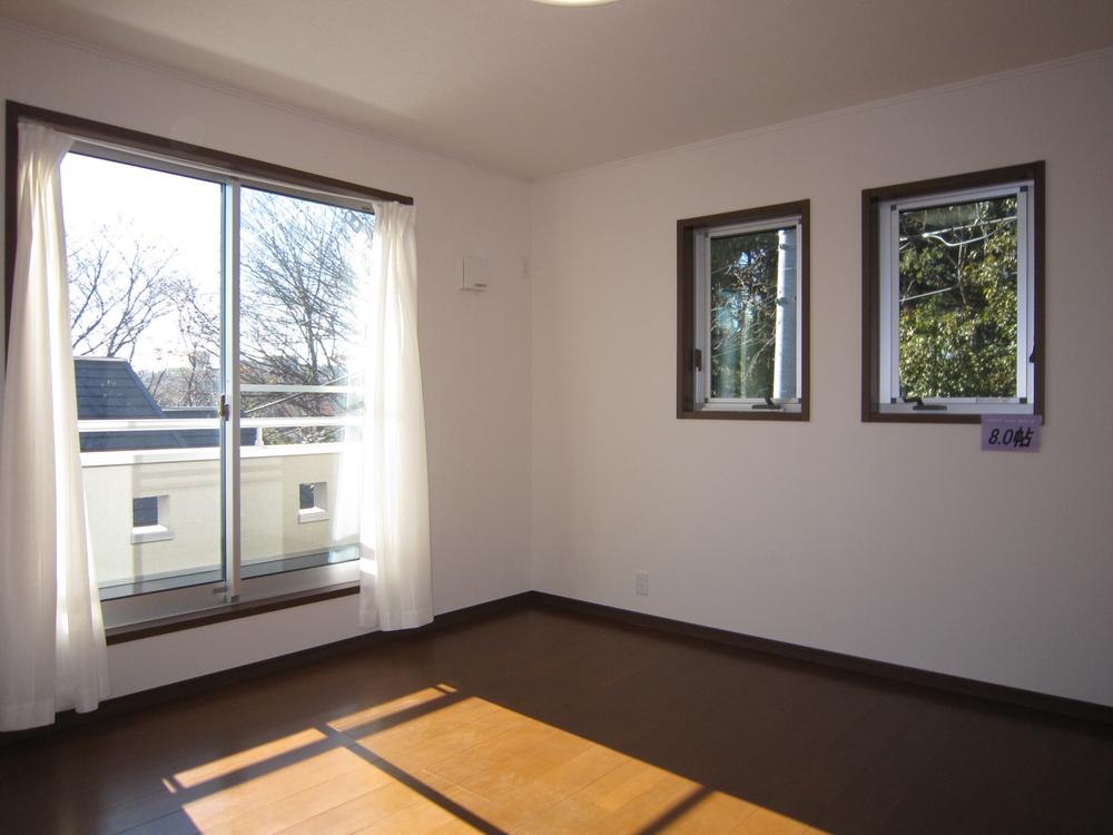 Non-living room. 4 Building