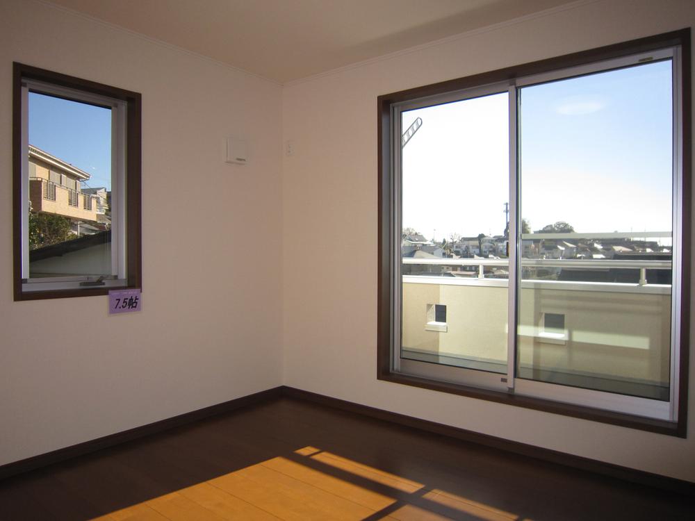 Other introspection. Bright living room. 8 Building