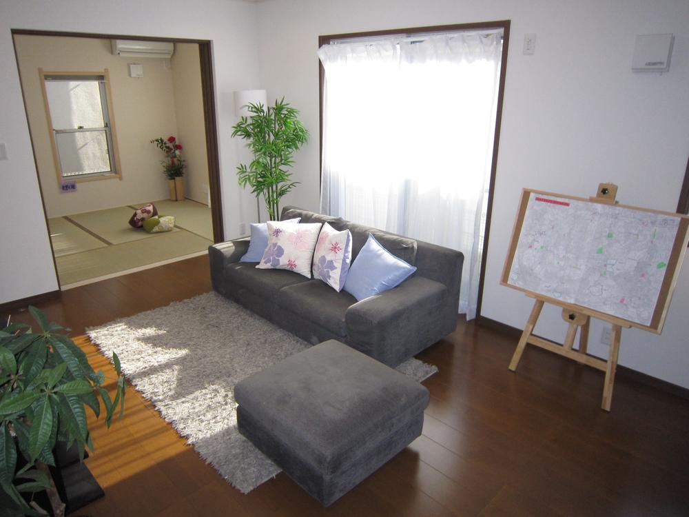 Living. Spacious living room. 4 Building