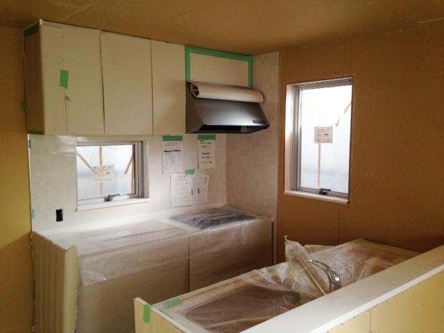 Kitchen. Indoor (12 May 2013) Shooting Storage is abundant Separate kitchen.