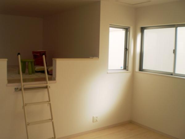 Receipt. Good space and easy to use, such as a playground of the housing and children