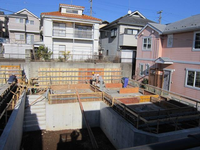 Local appearance photo. The under construction but likely good sunny is you can check.