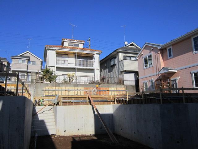 Local appearance photo. Car spaces are parallel 2 car.