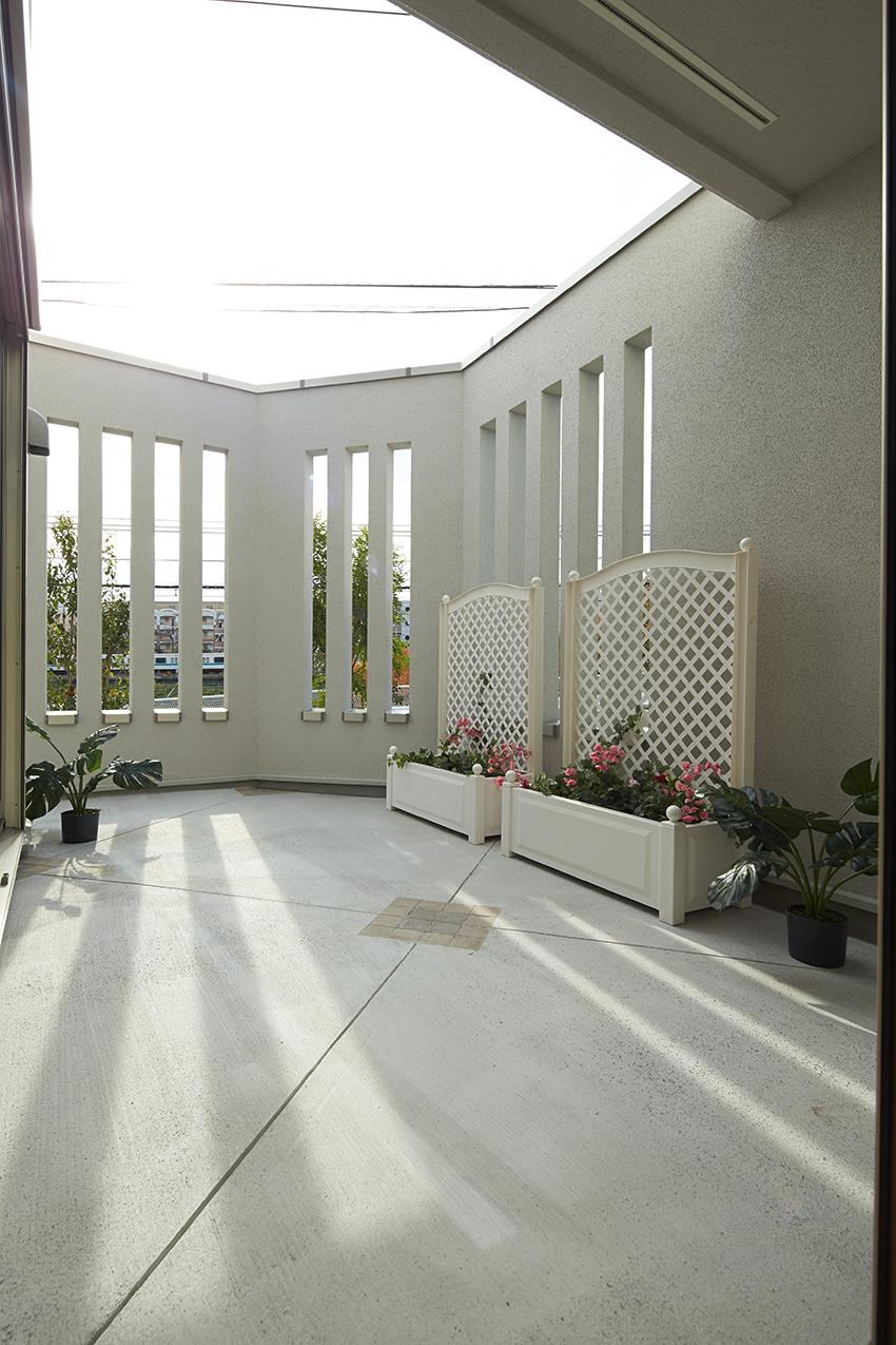 Garden. In the bright, large family terrace, Spend the gardening and tea time. Fun will spread. (Model Home ・ 2013 November shooting)