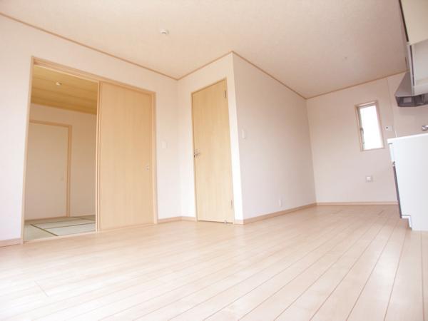 Same specifications photos (living)